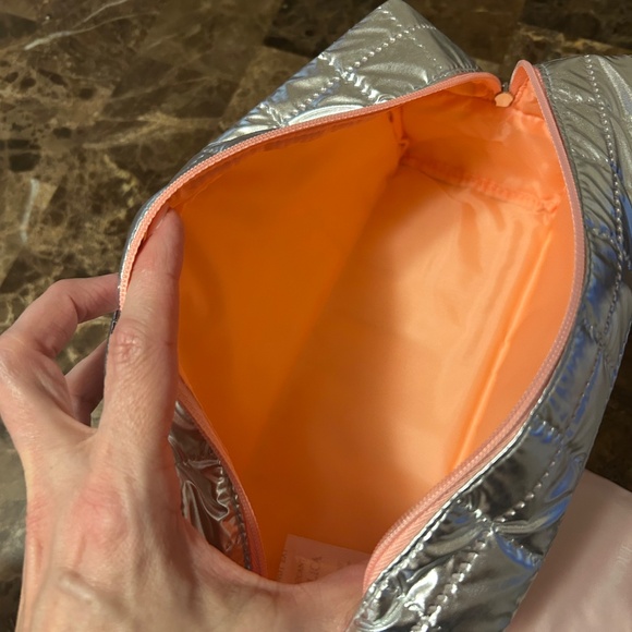 Clinique Bedtime Essentials - Picture 3 of 6